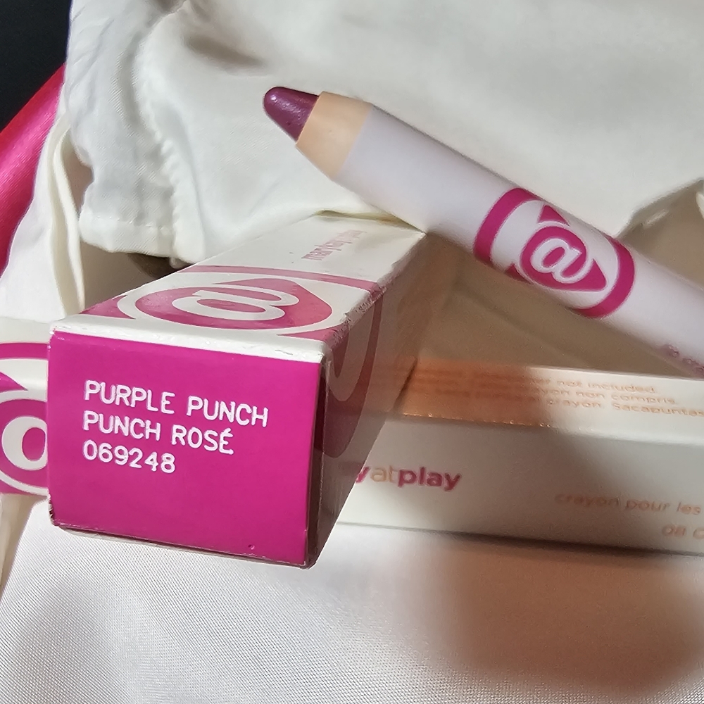 NIB - Mary Kay At Play Eye Crayon